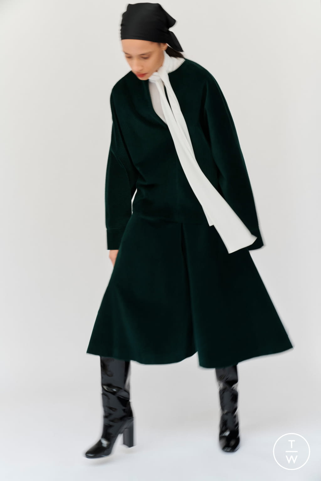Fashion Week Paris Fall/Winter 2021 look 3 de la collection Maison Rabih Kayrouz womenswear