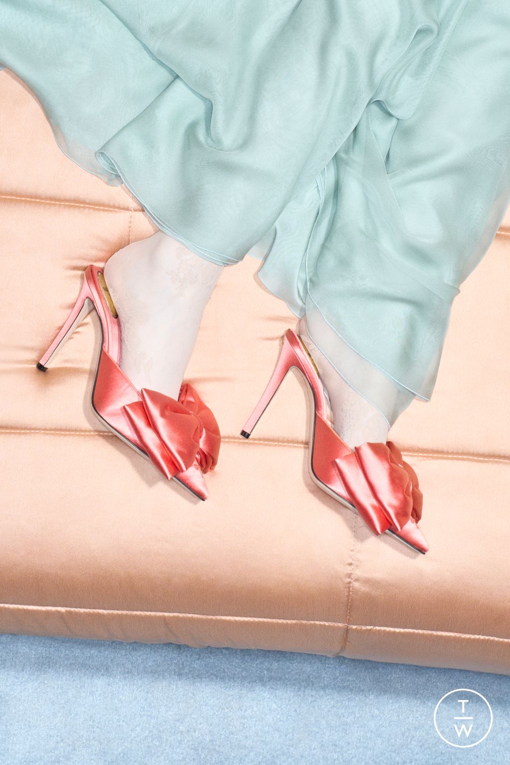 Fashion Week Paris Resort 2026 look 4 from the Valentino collection womenswear accessories