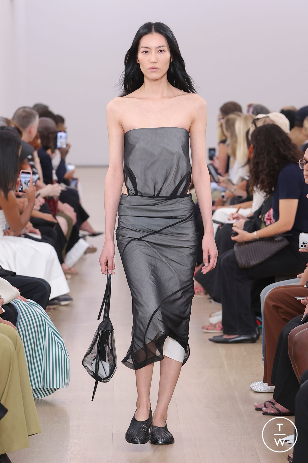 Fashion Week New York Spring/Summer 2024 look 3 from the Proenza Schouler collection womenswear