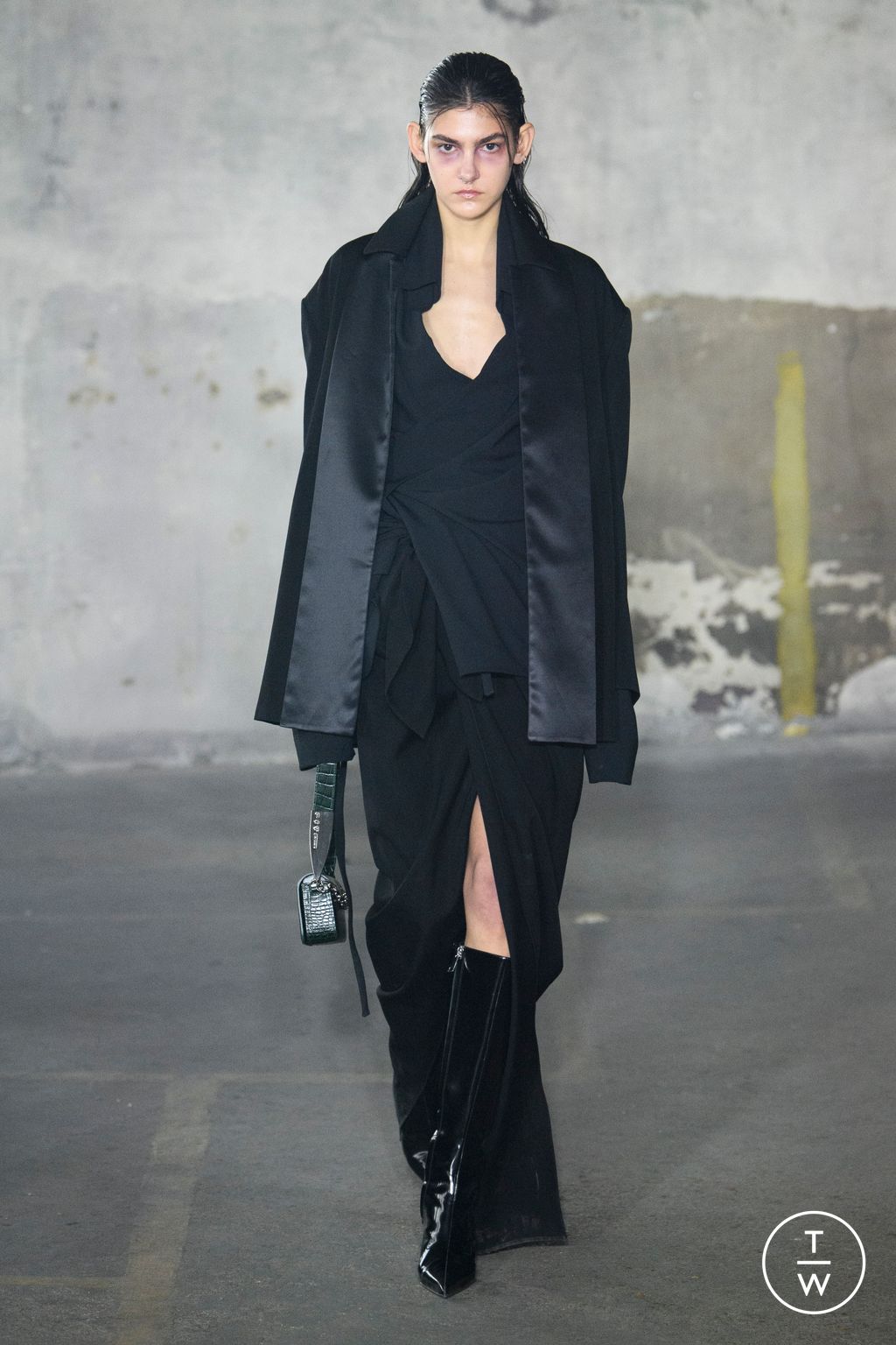 Fashion Week Paris Fall/Winter 2023 look 4 de la collection Sankuanz menswear
