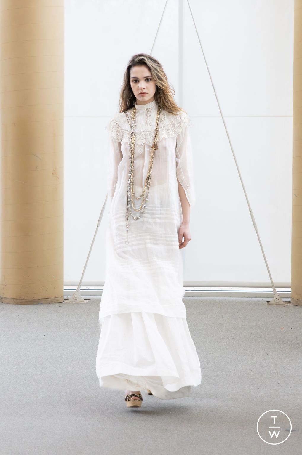 Fashion Week Paris Spring/Summer 2026 look 4 from the Aelis collection couture