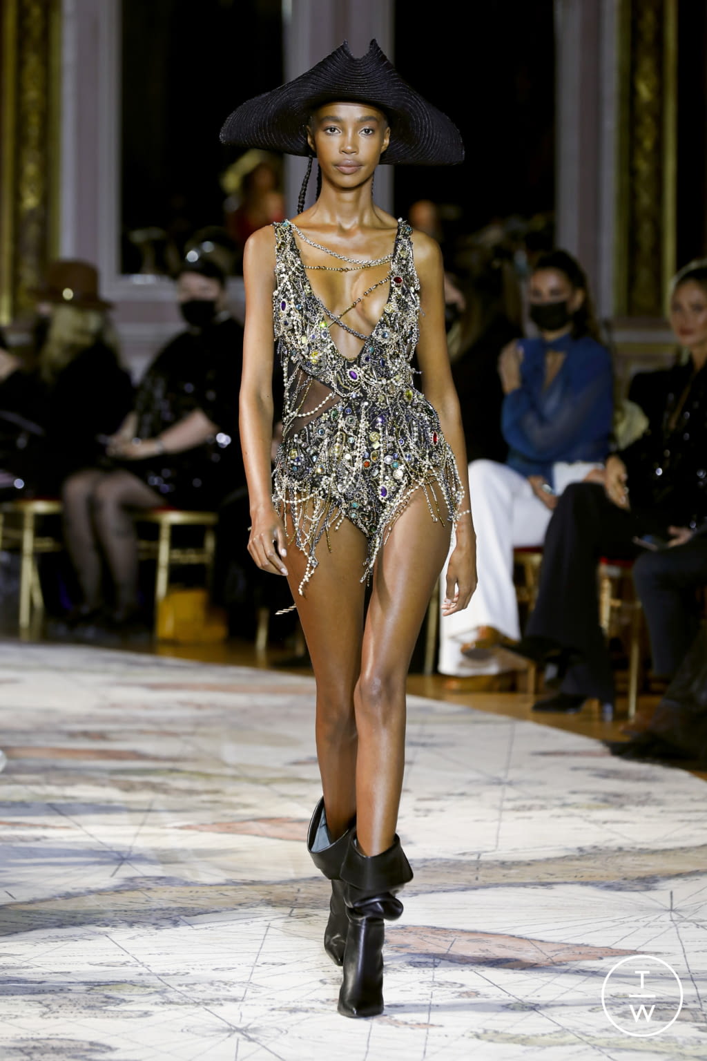 Fashion Week Paris Spring/Summer 2022 look 4 from the Zuhair Murad collection couture