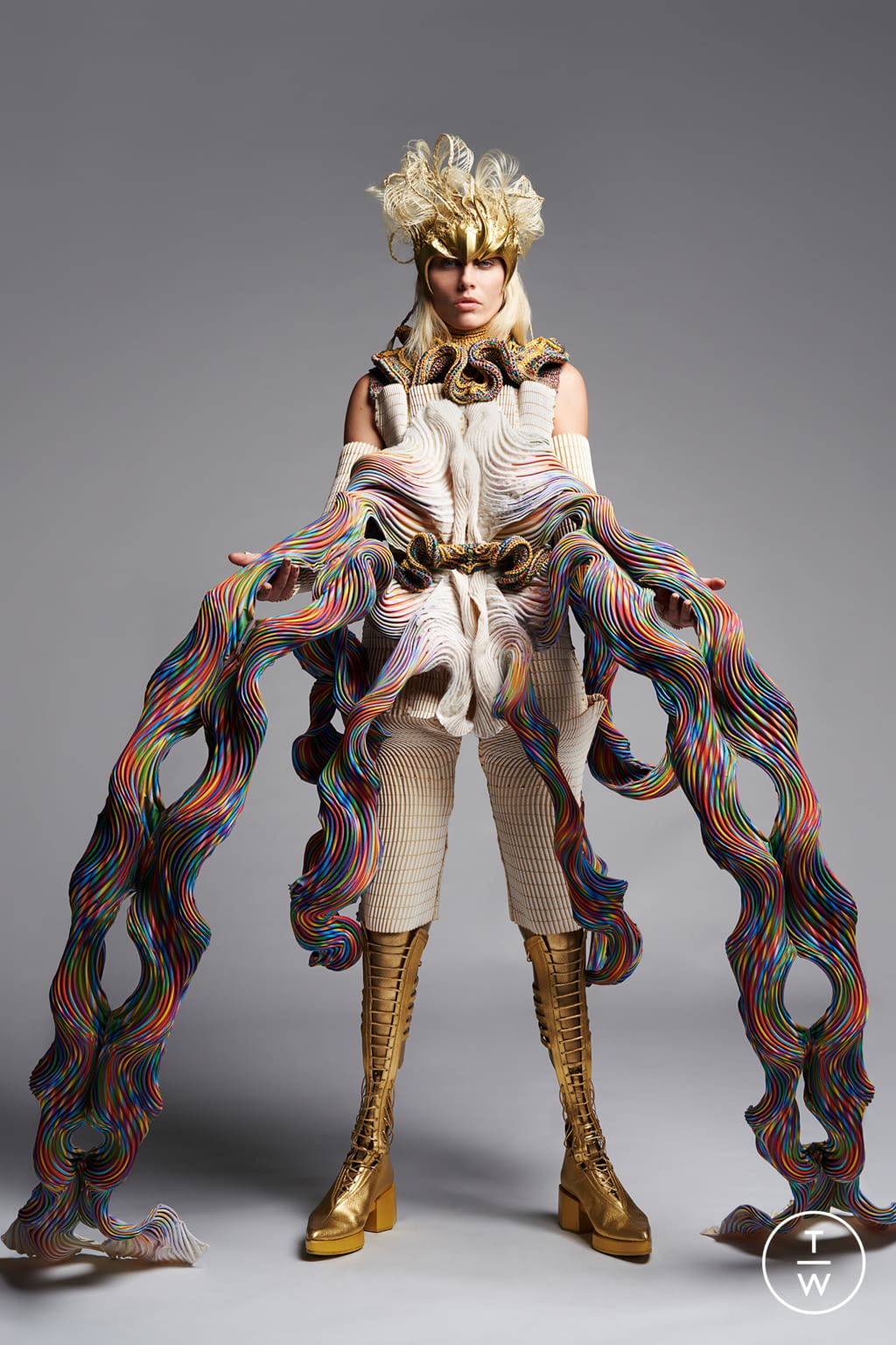 Fashion Week Paris Spring/Summer 2021 look 4 from the Yuima Nakazato collection couture
