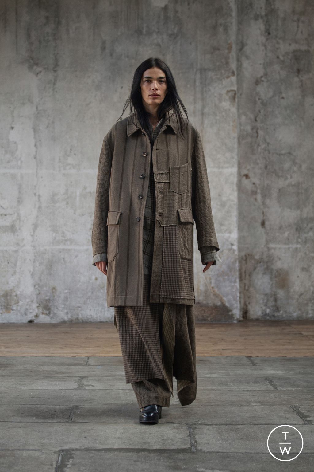 Fashion Week Paris Fall/Winter 2023 look 4 de la collection Ziggy Chen menswear