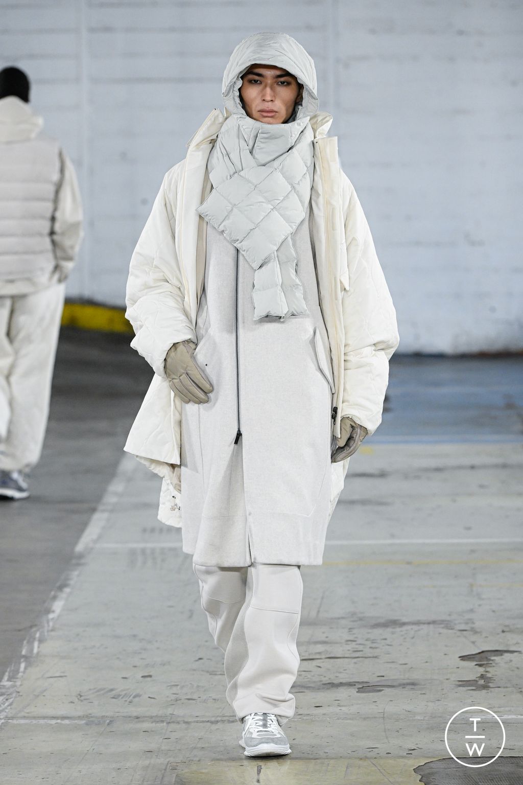 Fashion Week Paris Fall/Winter 2026 look 4 from the White Mountaineering collection menswear