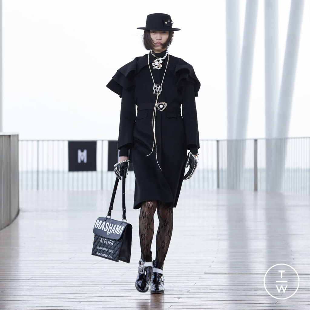Fashion Week Paris Fall/Winter 2021 look 7 from the Masha Ma collection 女装