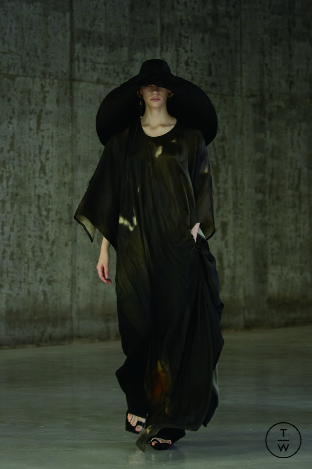 Fashion Week Paris Spring/Summer 2022 look 4 de la collection Uma Wang womenswear