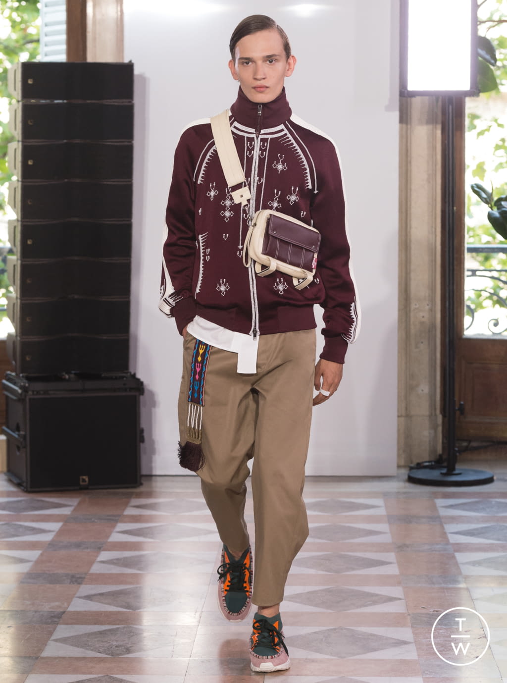 Fashion Week Paris Spring/Summer 2018 look 4 from the Valentino collection menswear