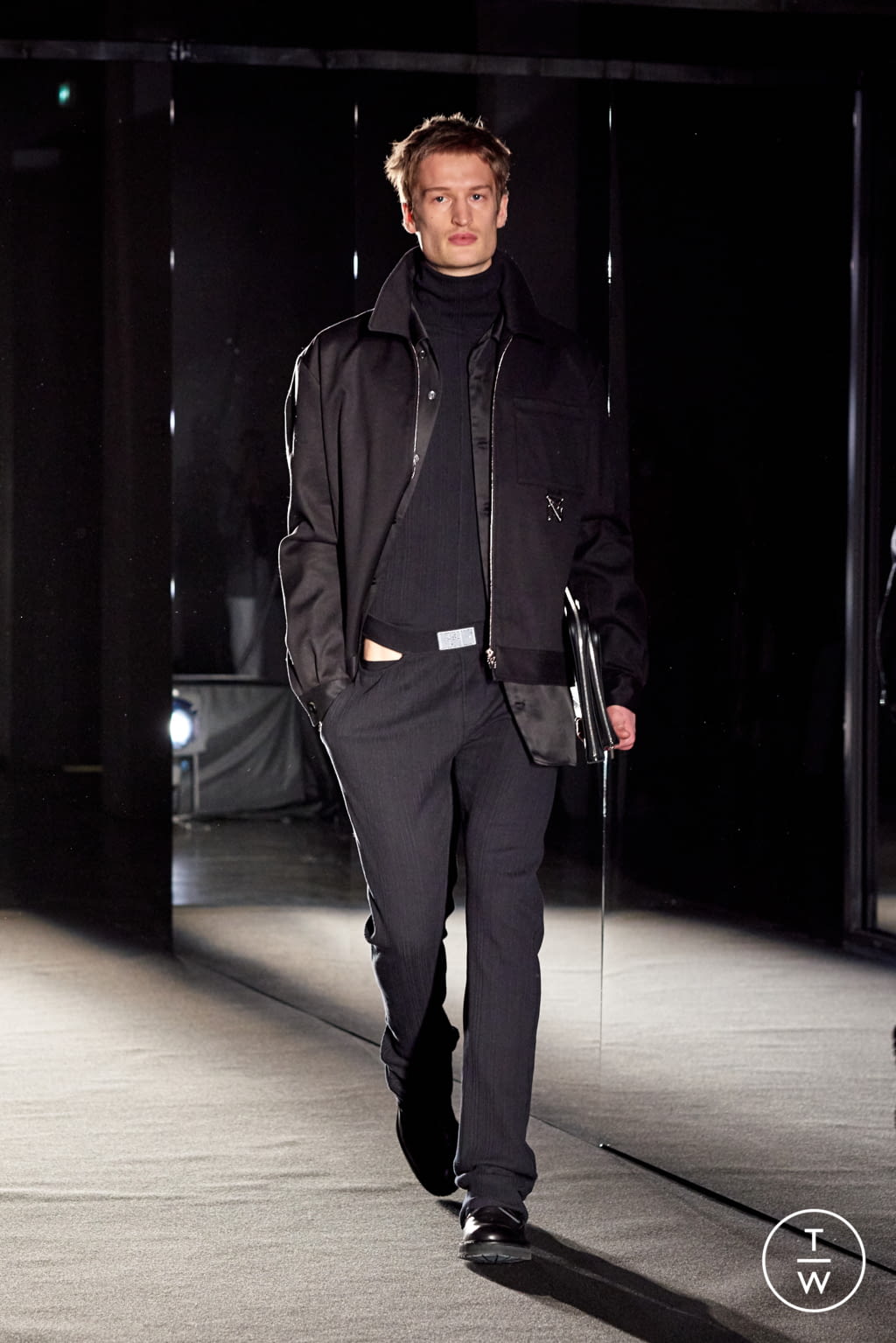 Fashion Week Paris Fall/Winter 2021 look 4 from the Louis Gabriel Nouchi collection 男装