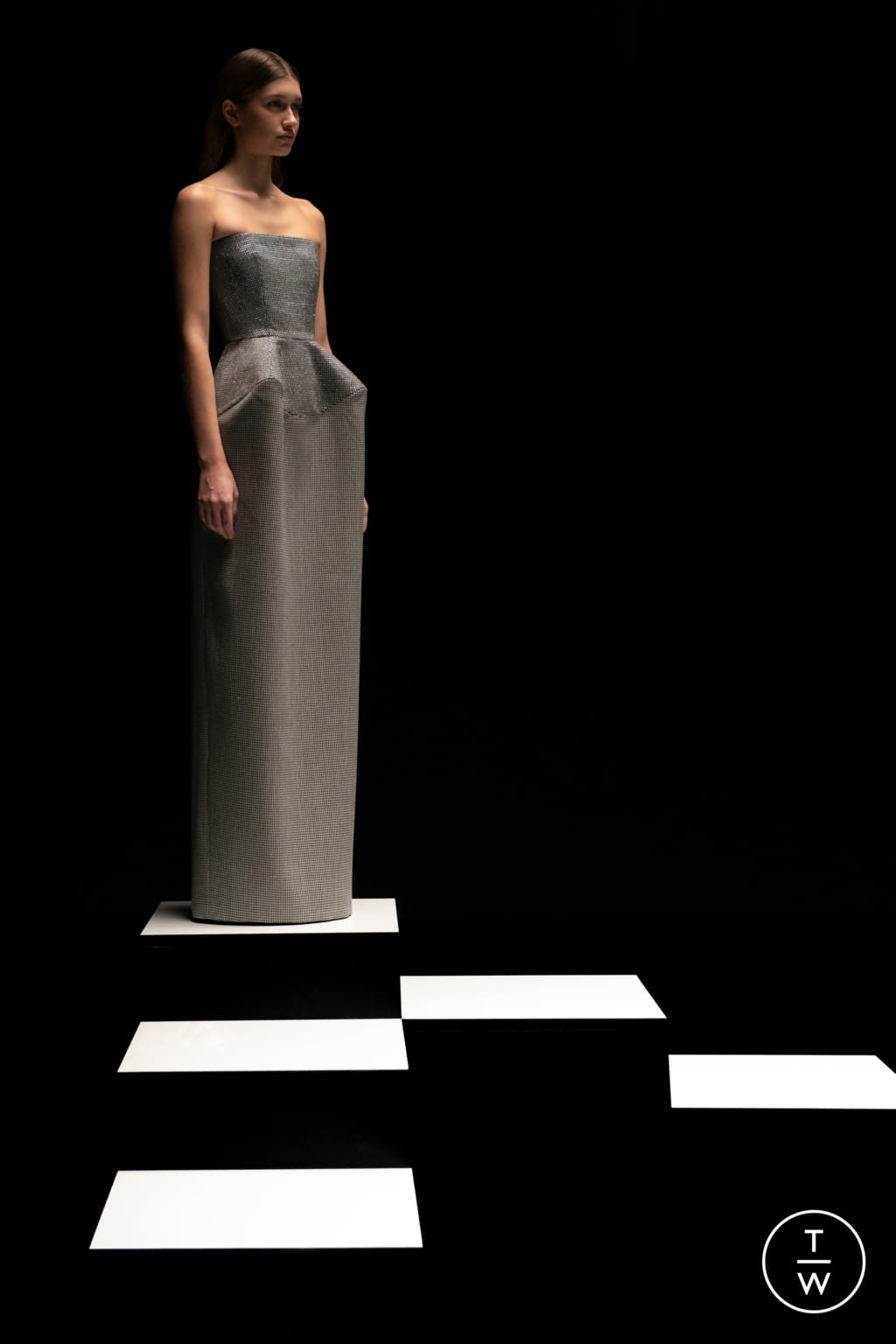 Fashion Week Paris Spring/Summer 2022 look 4 de la collection Maison Rabih Kayrouz couture