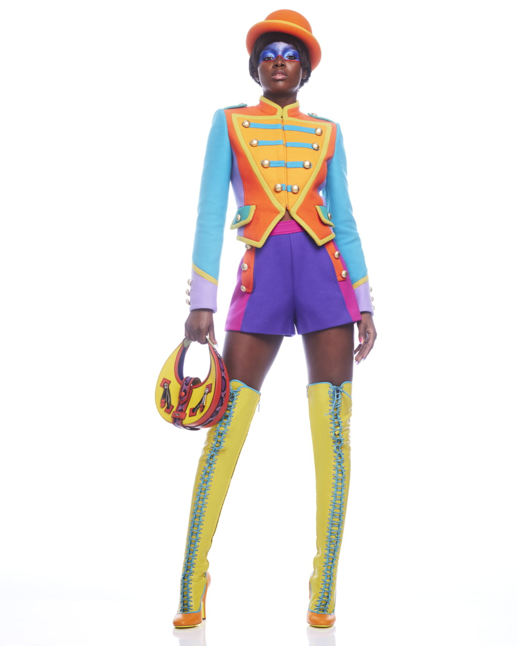 Fashion Week New York Pre-Fall 2022 look 4 from the Moschino collection 女装