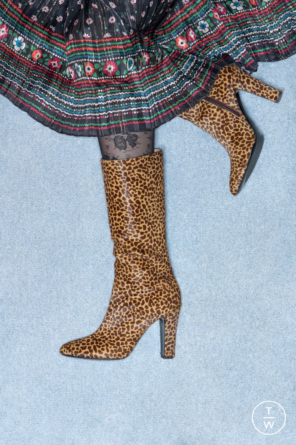 Fashion Week Paris Resort 2026 look 6 from the Valentino collection womenswear accessories