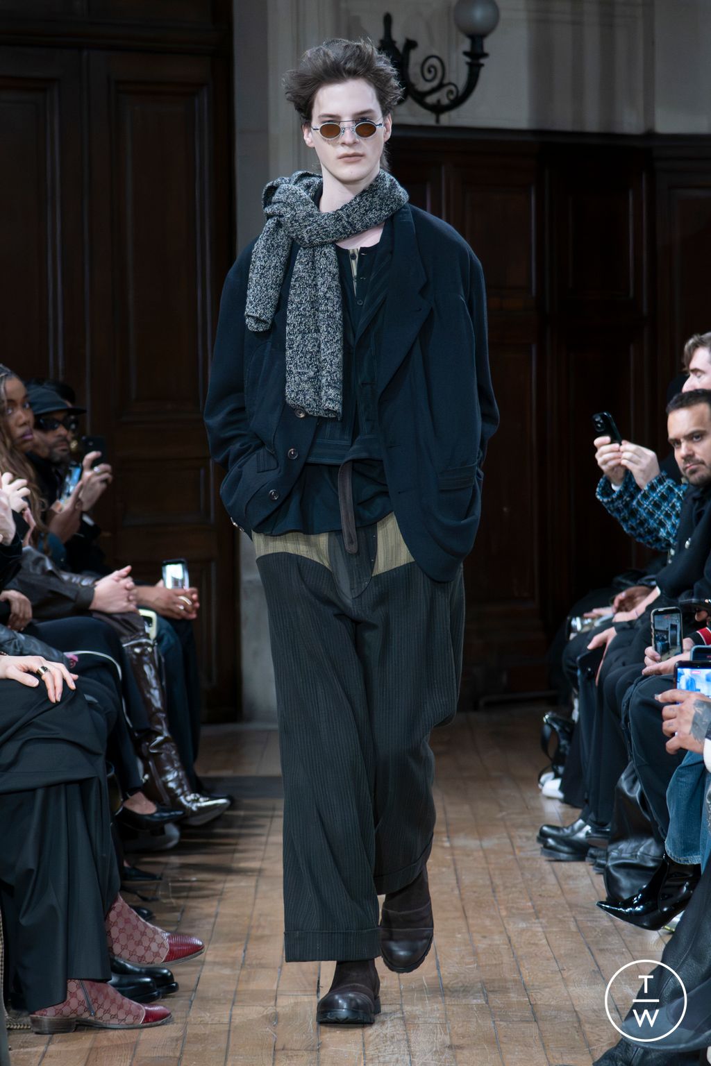 Fashion Week Paris Fall/Winter 2026 look 4 from the Ziggy Chen collection 男装