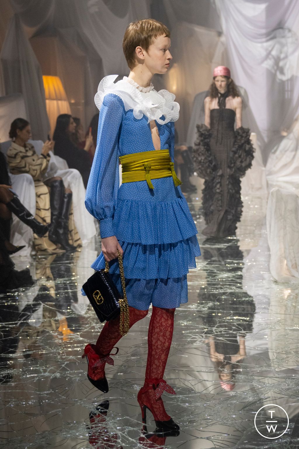 Fashion Week Paris Spring-Summer 2025 look 4 from the Valentino collection womenswear