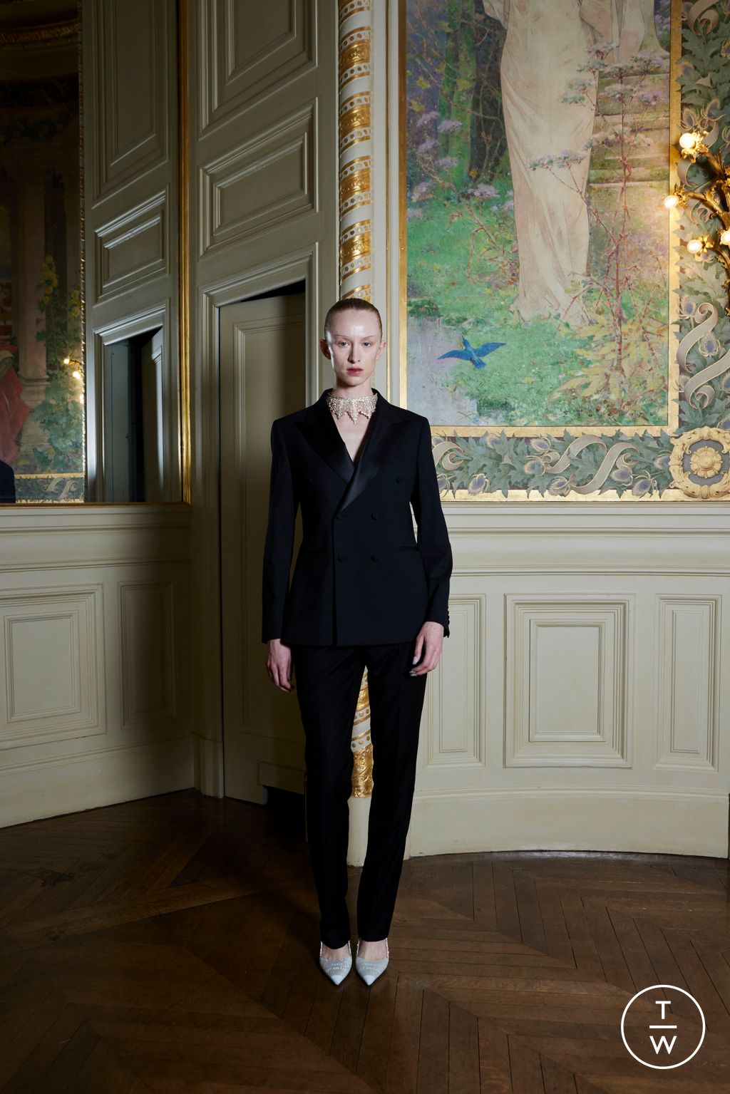 Fashion Week Paris Fall/Winter 2025 look 4 from the Peet Dullaert collection couture