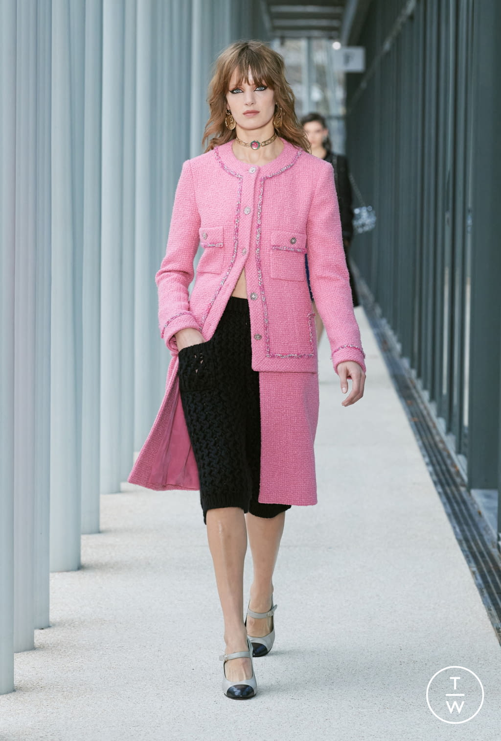 Fashion Week Paris Pre-Fall 2022 look 5 from the Chanel collection womenswear