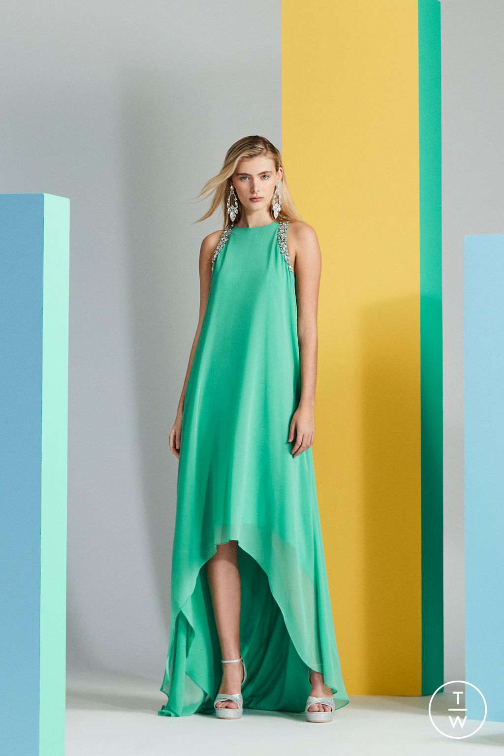 Fashion Week New York Pre-Fall 2023 look 5 de la collection Badgley Mischka womenswear