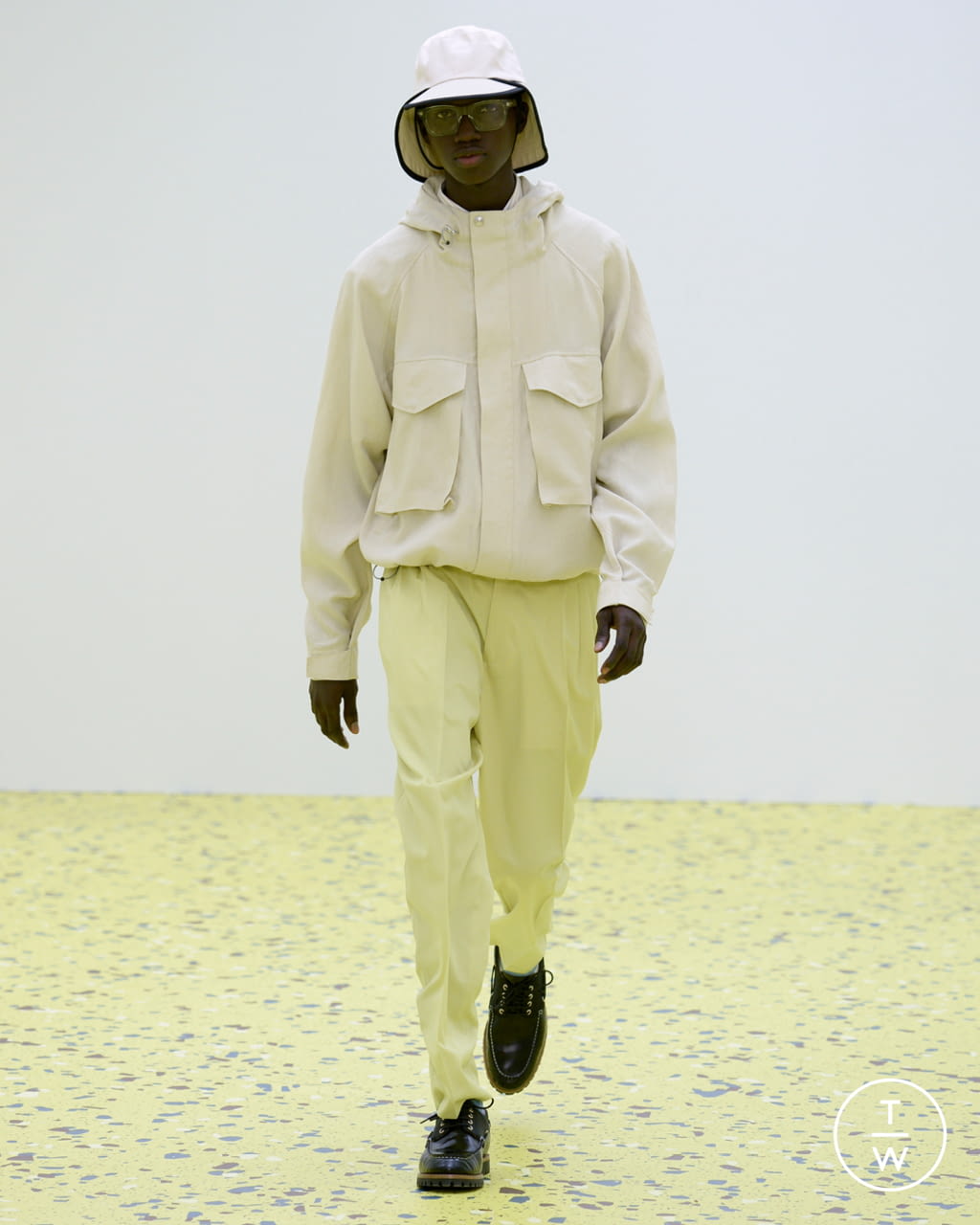 Fashion Week Paris Spring/Summer 2022 look 5 from the Paul Smith collection 男装