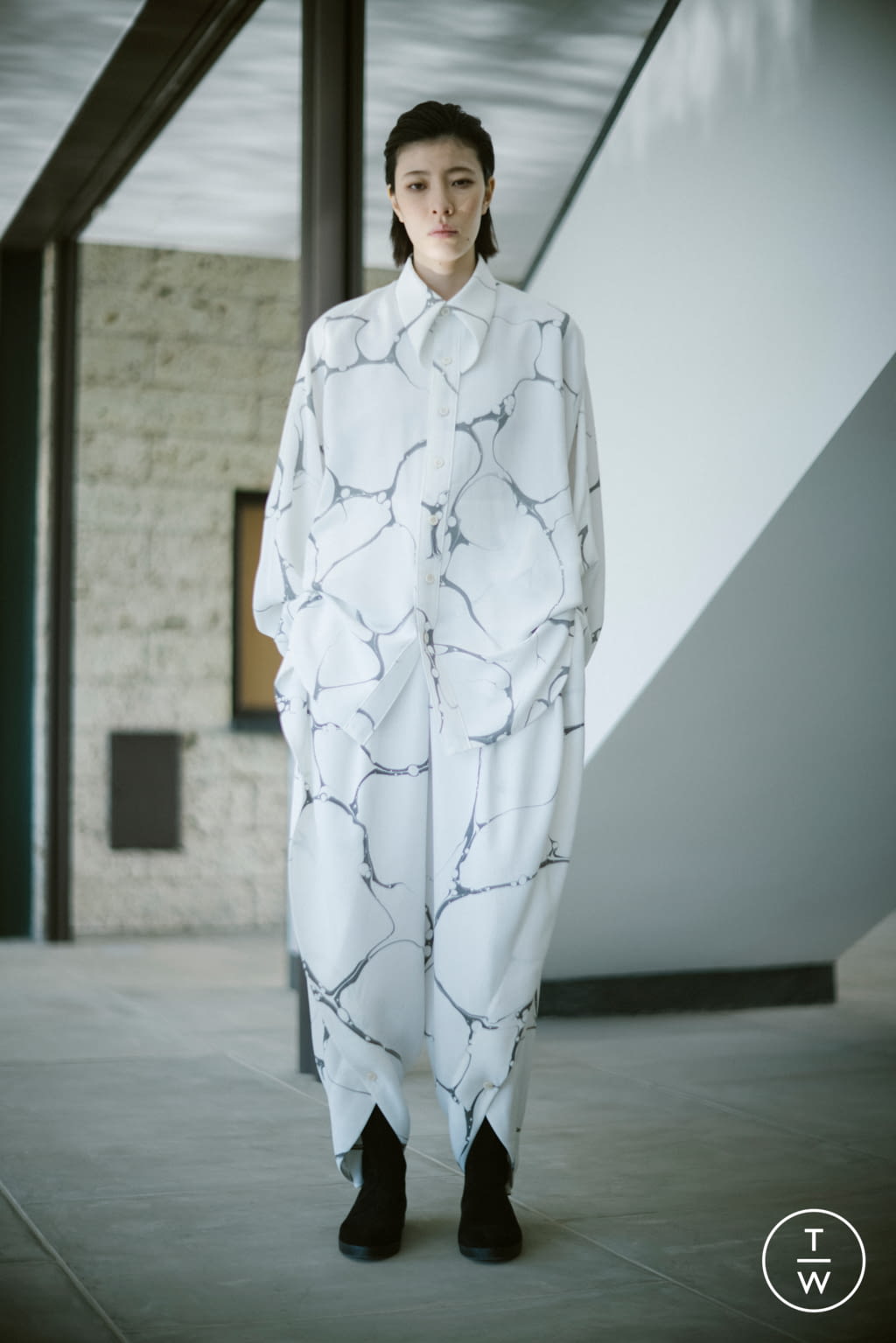 Fashion Week Paris Fall/Winter 2021 look 5 from the Issey Miyake collection 女装