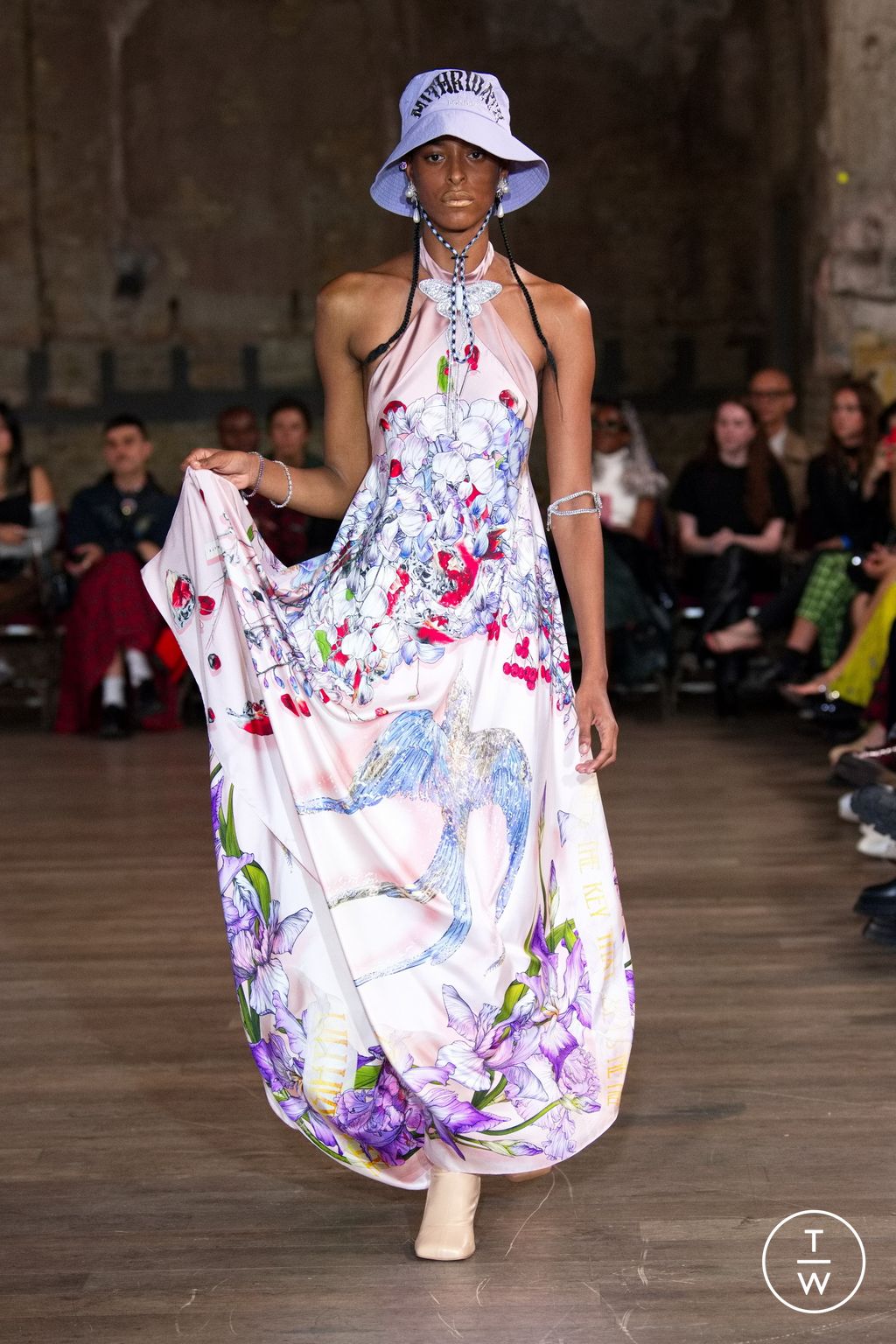 Fashion Week London Spring/Summer 2023 look 5 from the MITHRIDATE collection 女装