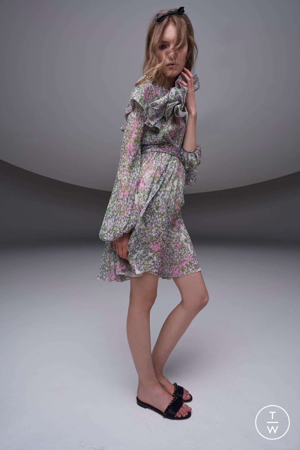 Fashion Week Paris Resort 2021 look 5 from the Giambattista Valli collection womenswear
