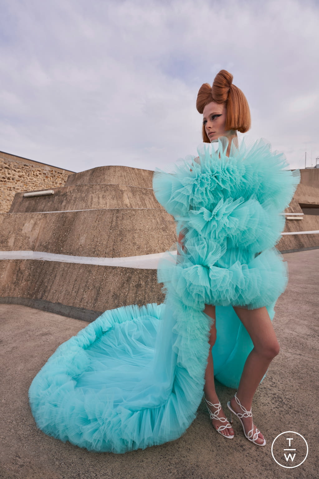 Fashion Week Paris Fall/Winter 2021 look 5 de la collection Giambattista Valli couture