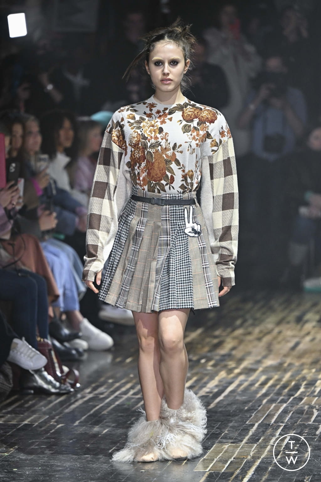 Fashion Week London Fall/Winter 2022 look 2 from the Preen by Thornton Bregazzi collection womenswear