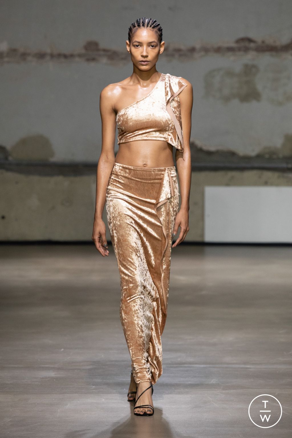 Fashion Week Paris Spring/Summer 2023 look 5 from the Atlein collection womenswear
