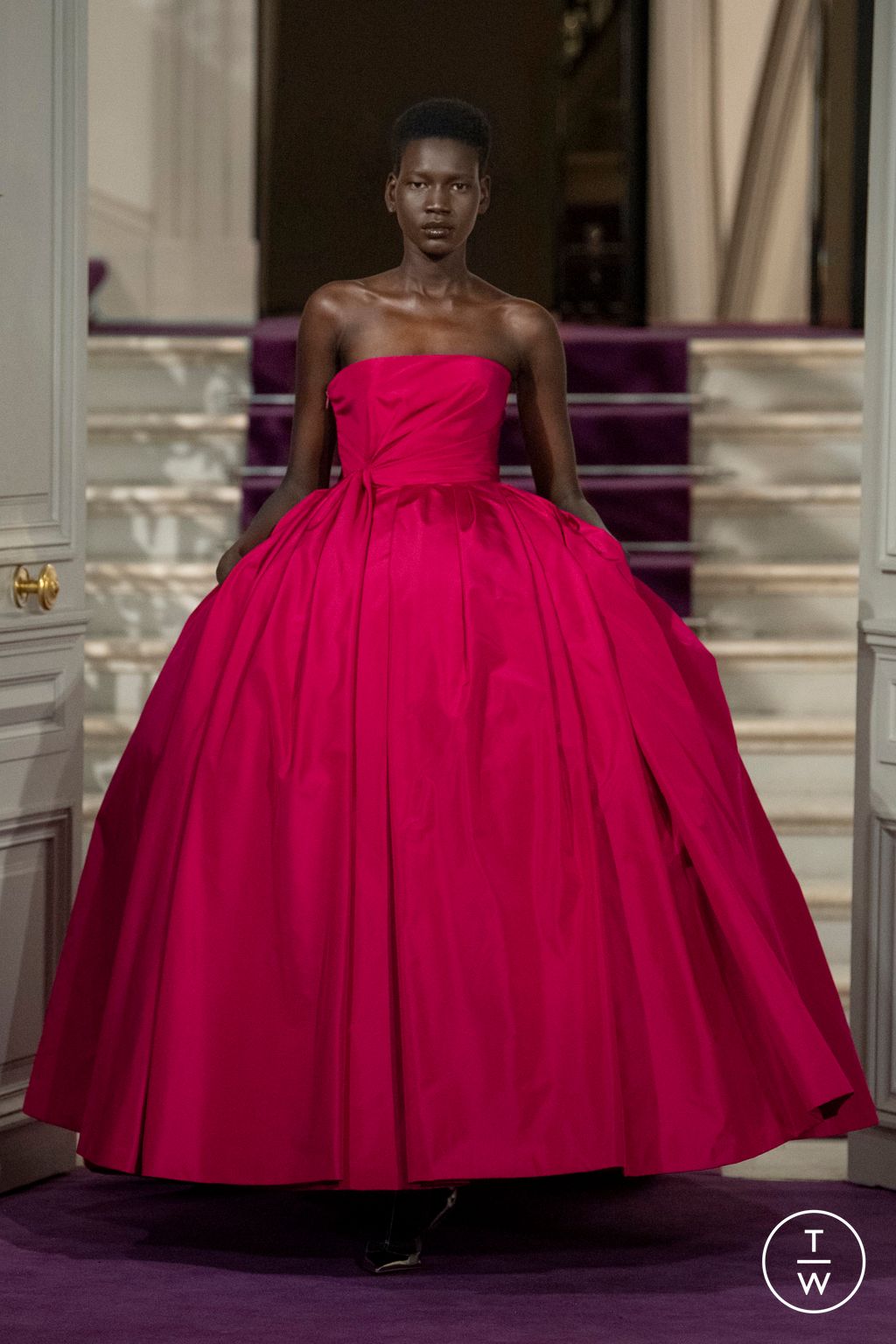 Fashion Week Paris Spring/Summer 2024 look 5 from the Valentino collection couture