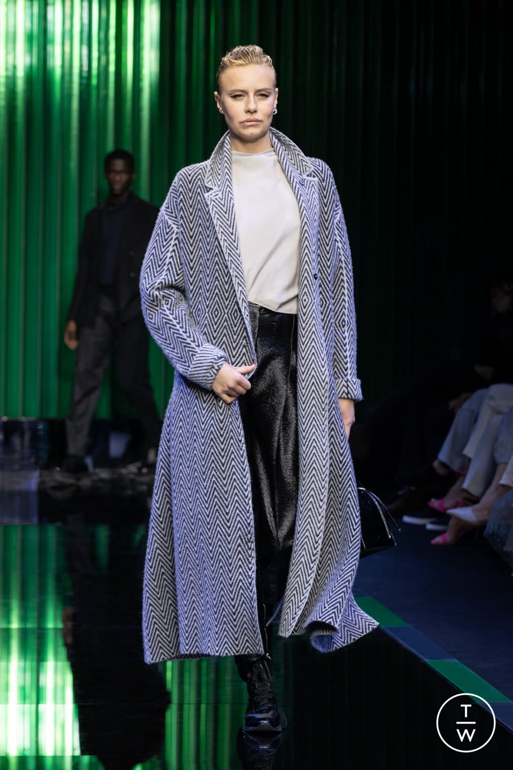Fashion Week Milan Fall/Winter 2022 look 6 from the Giorgio Armani collection womenswear
