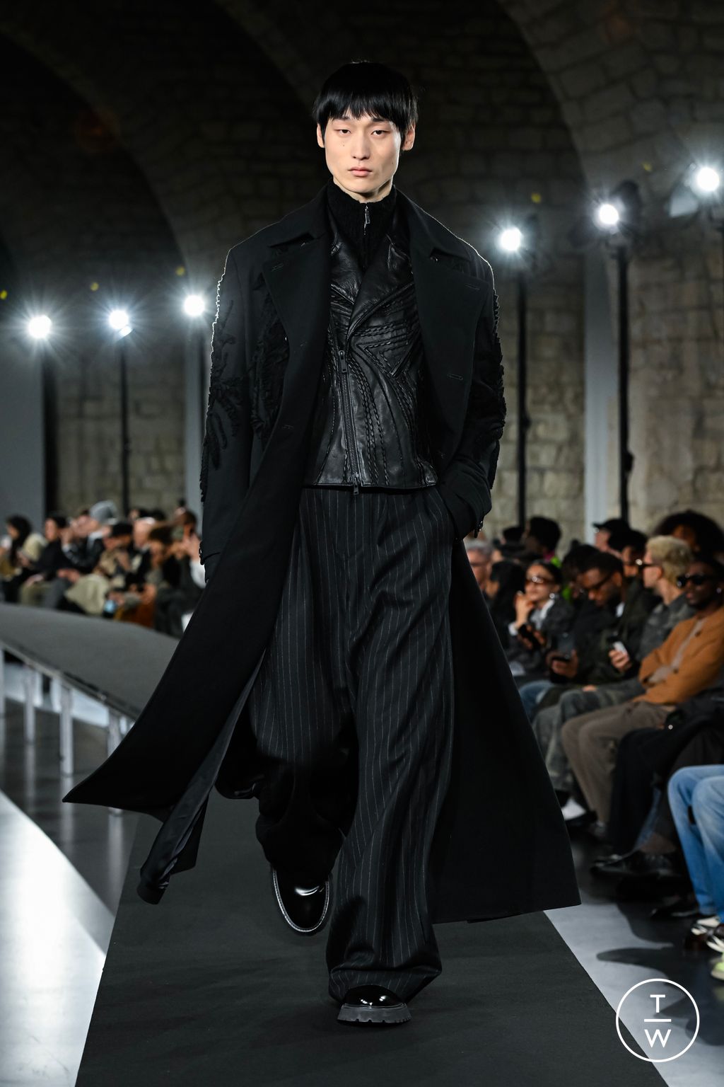 Fashion Week Paris Fall/Winter 2026 look 6 from the TAAKK collection menswear