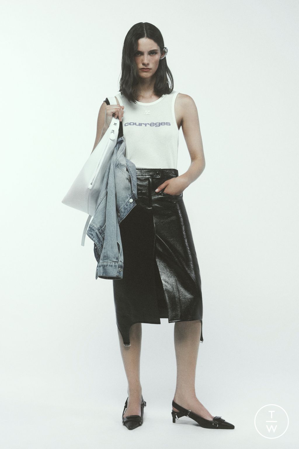 Fashion Week Paris Resort 2023 look 6 from the Courrèges collection womenswear