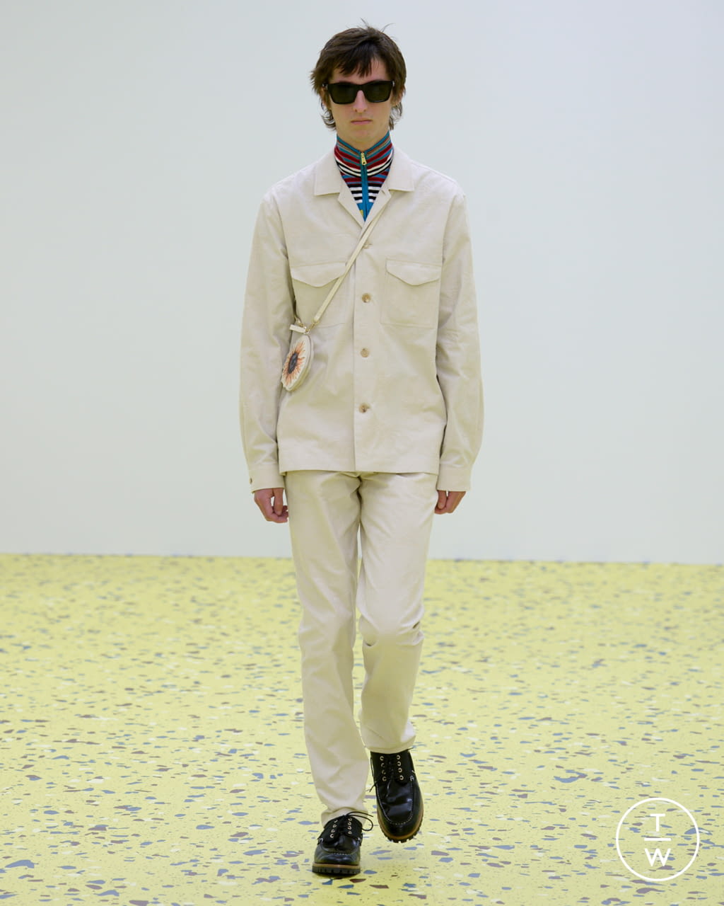 Fashion Week Paris Spring/Summer 2022 look 6 from the Paul Smith collection menswear