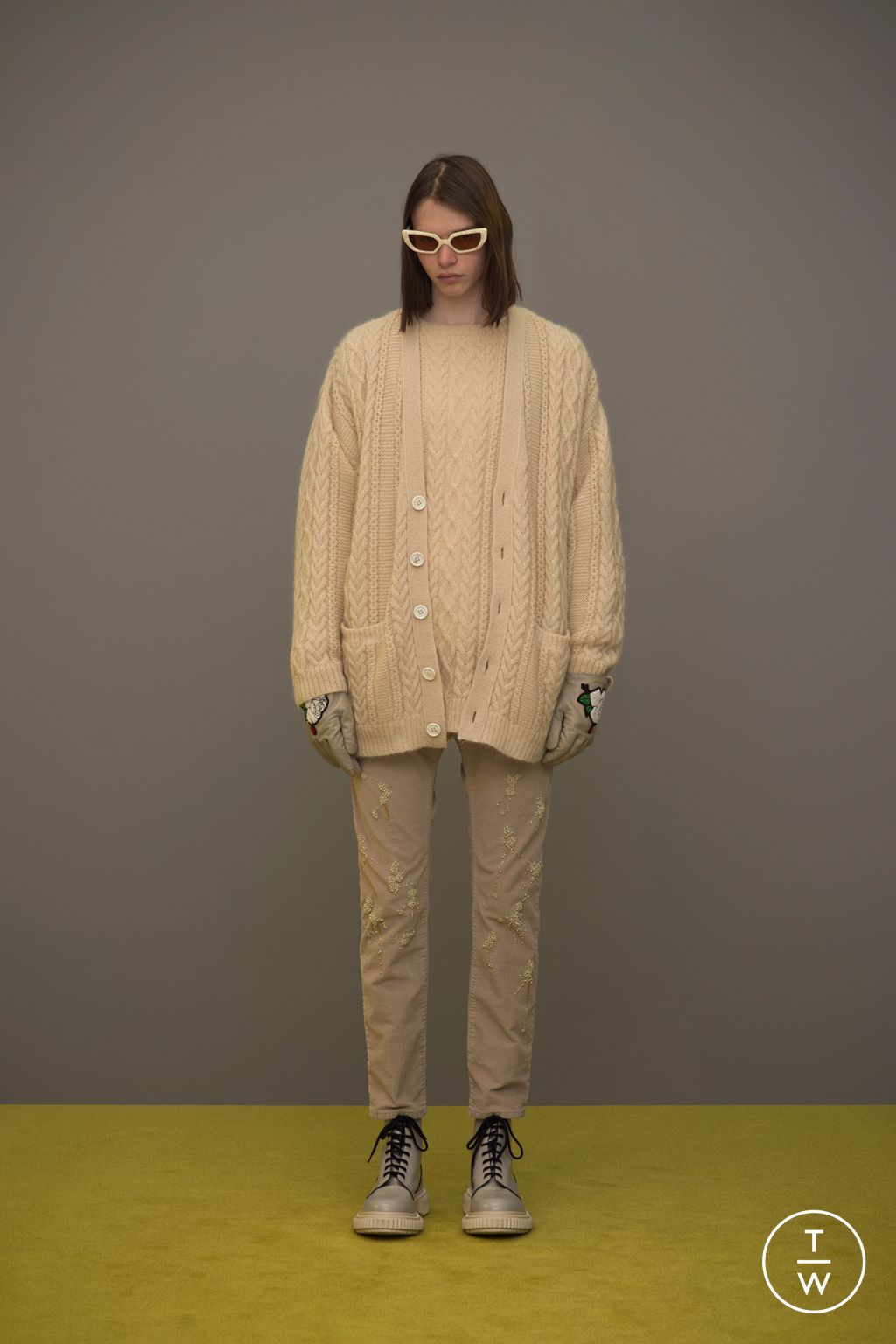 Fashion Week Paris Fall/Winter 2023 look 11 from the Undercover collection 男装