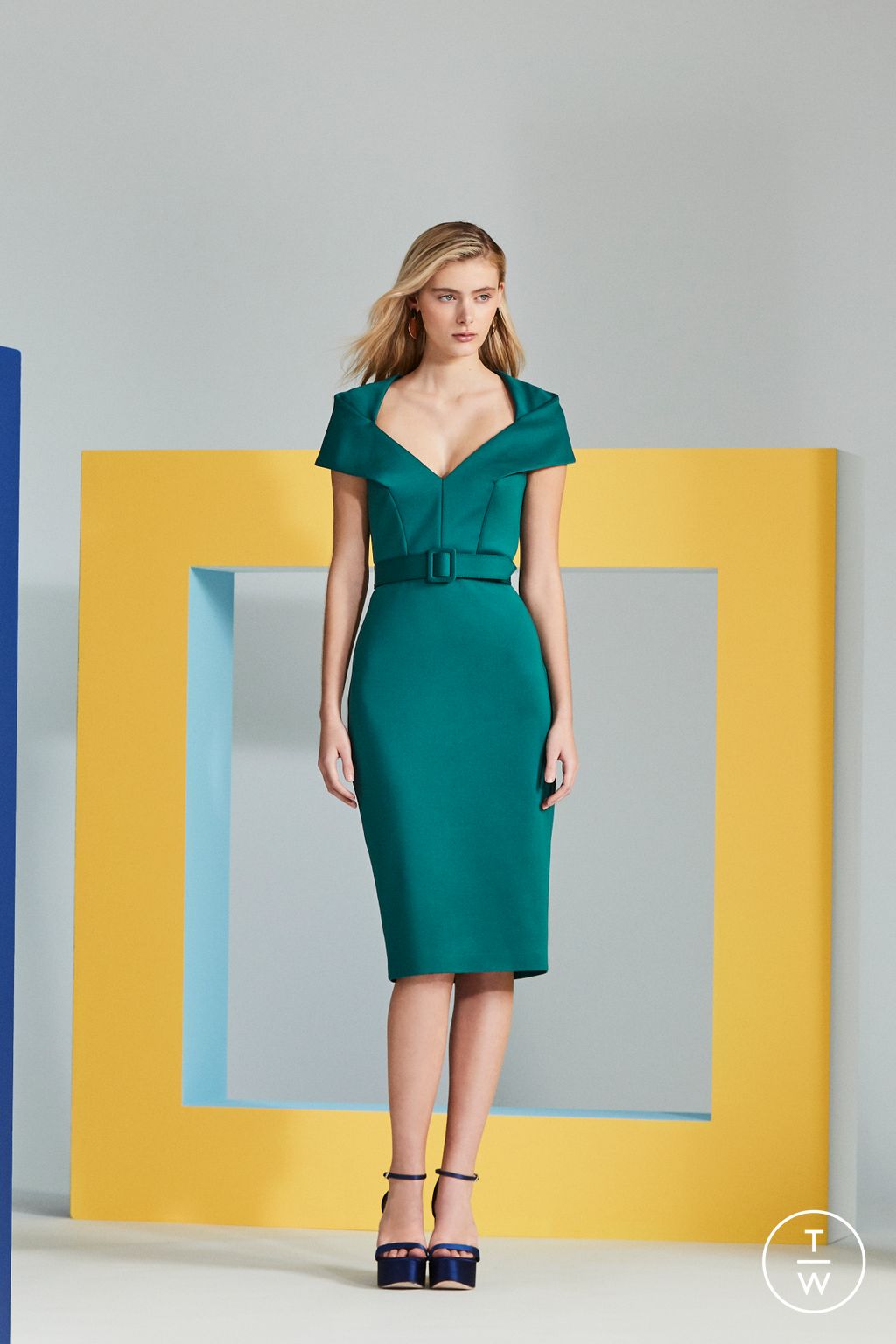 Fashion Week New York Pre-Fall 2023 look 6 from the Badgley Mischka collection womenswear