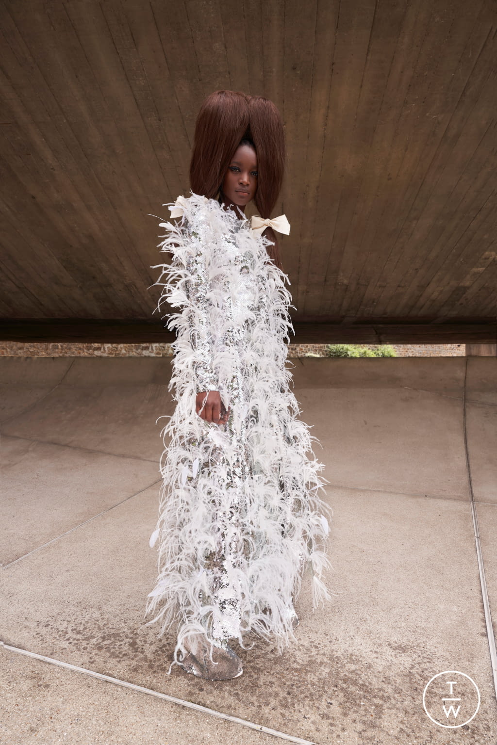 Fashion Week Paris Fall/Winter 2021 look 6 from the Giambattista Valli collection couture