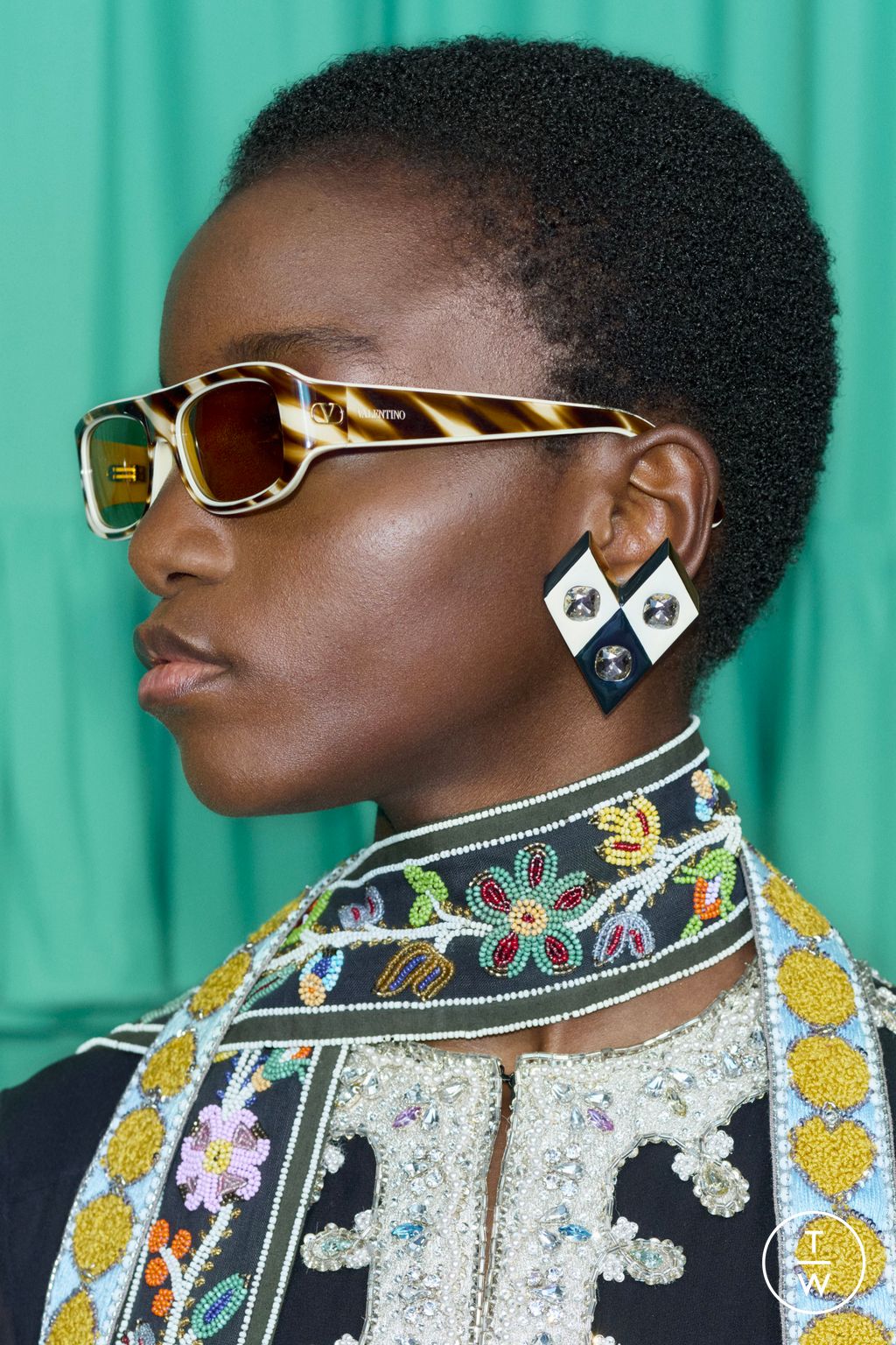 Fashion Week Paris Pre-Fall 2025 look 11 from the Valentino collection womenswear