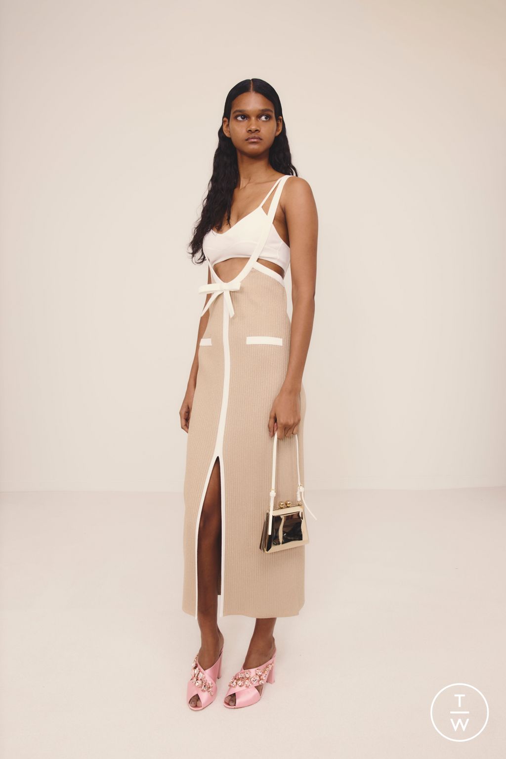 Fashion Week Paris Resort 2025 look 6 de la collection Giambattista Valli womenswear