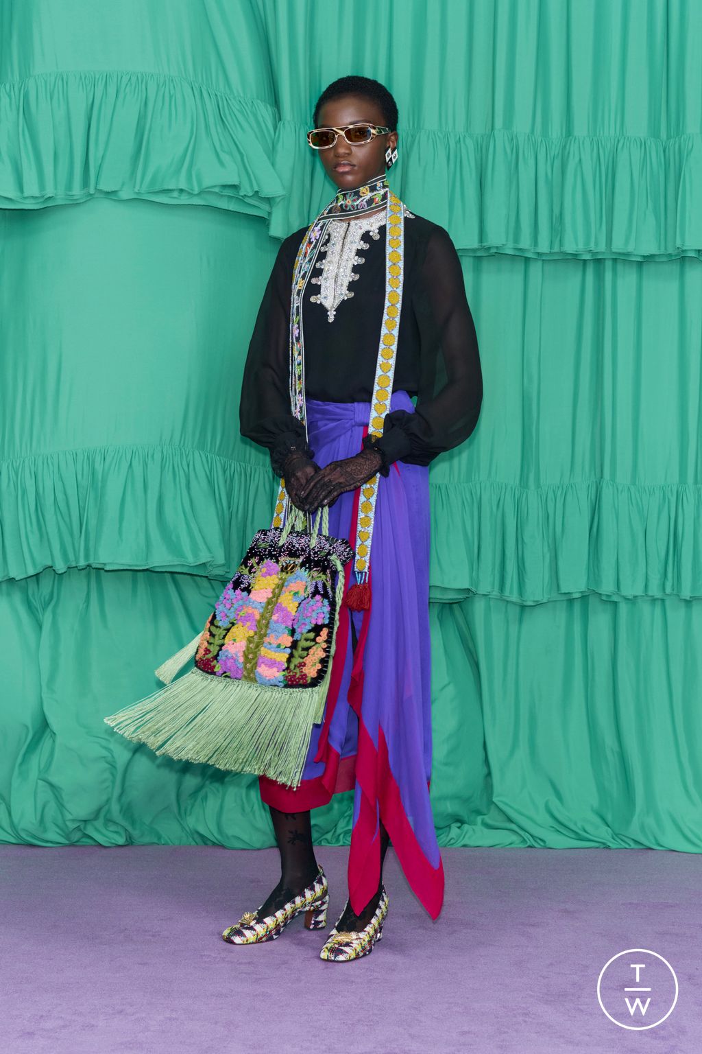 Fashion Week Paris Pre-Fall 2025 look 10 from the Valentino collection womenswear