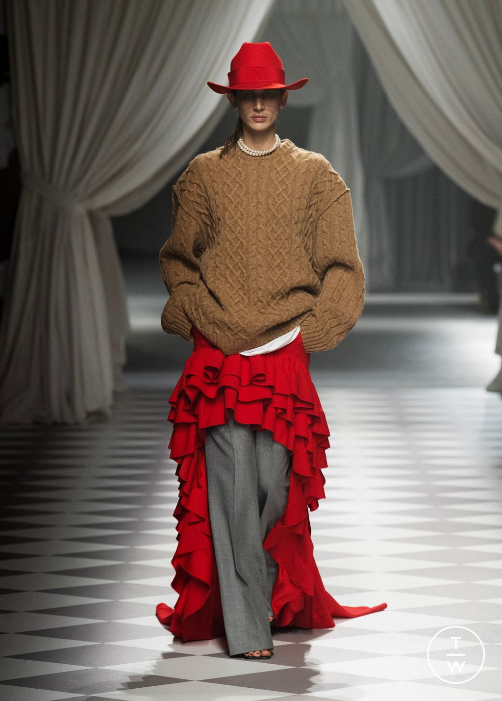 Fashion Week Milan Fall/Winter 2024 look 7 de la collection Moschino womenswear