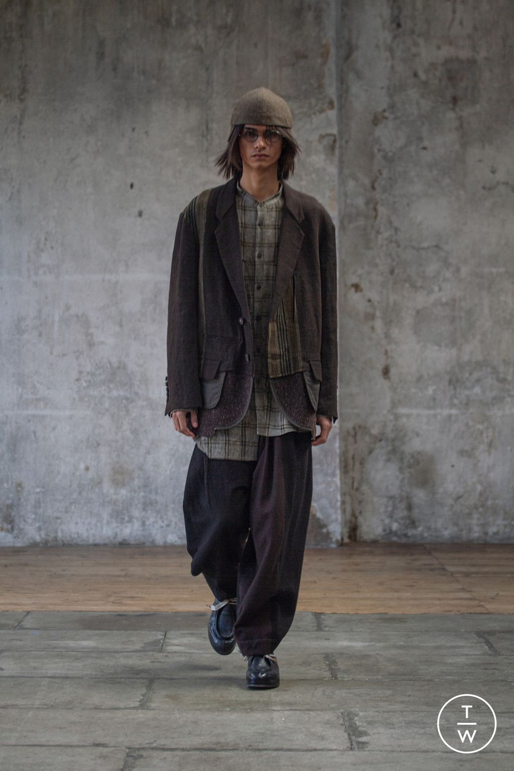 Fashion Week Paris Fall/Winter 2023 look 7 from the Ziggy Chen collection menswear