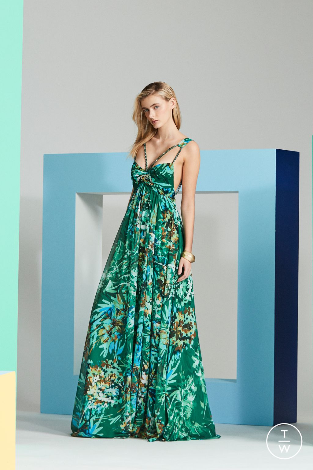 Fashion Week New York Pre-Fall 2023 look 7 from the Badgley Mischka collection 女装