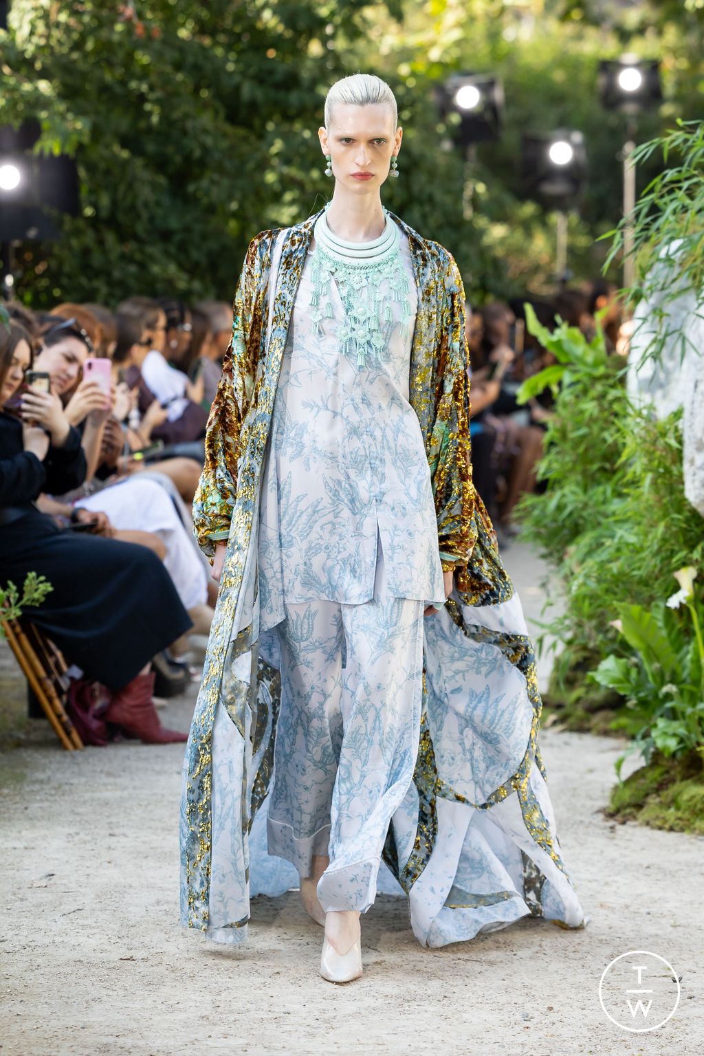 Fashion Week London Spring/Summer 2024 look 7 from the MITHRIDATE collection 女装