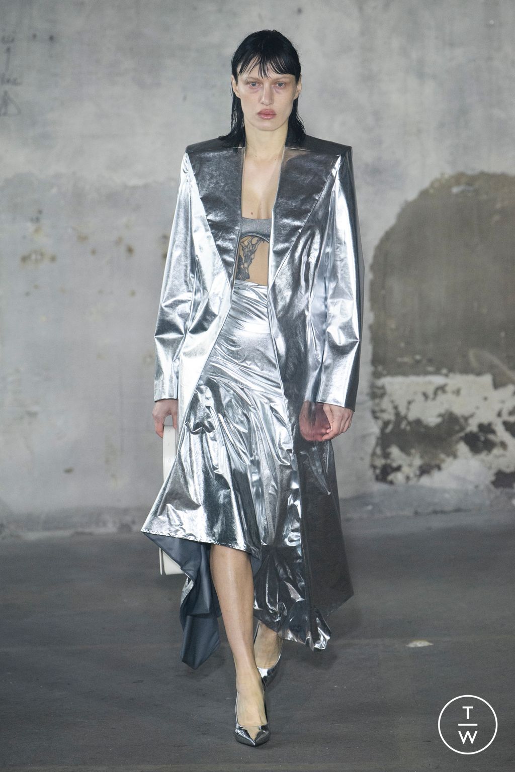 Fashion Week Paris Fall/Winter 2023 look 7 de la collection Sankuanz menswear
