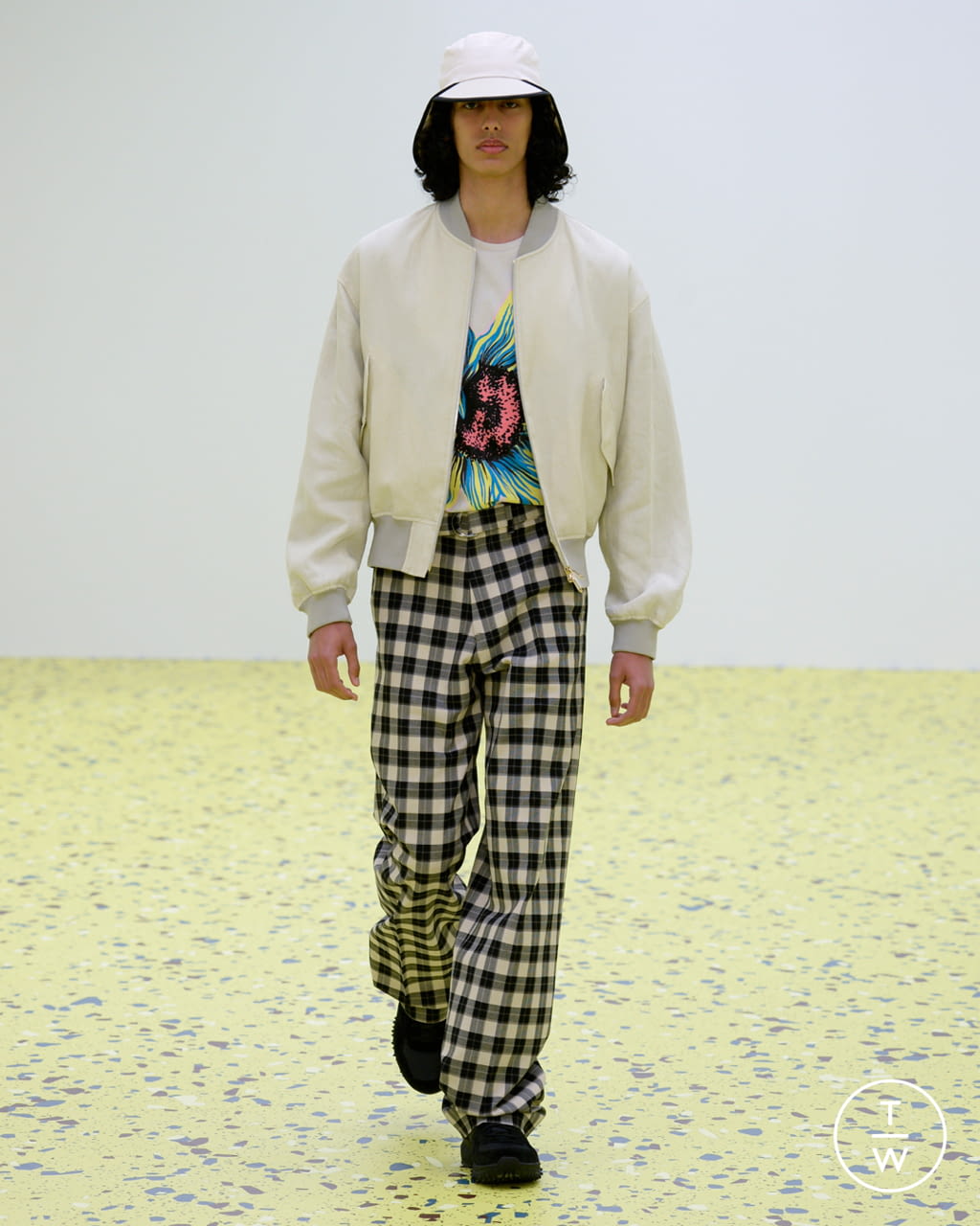 Fashion Week Paris Spring/Summer 2022 look 8 from the Paul Smith collection menswear