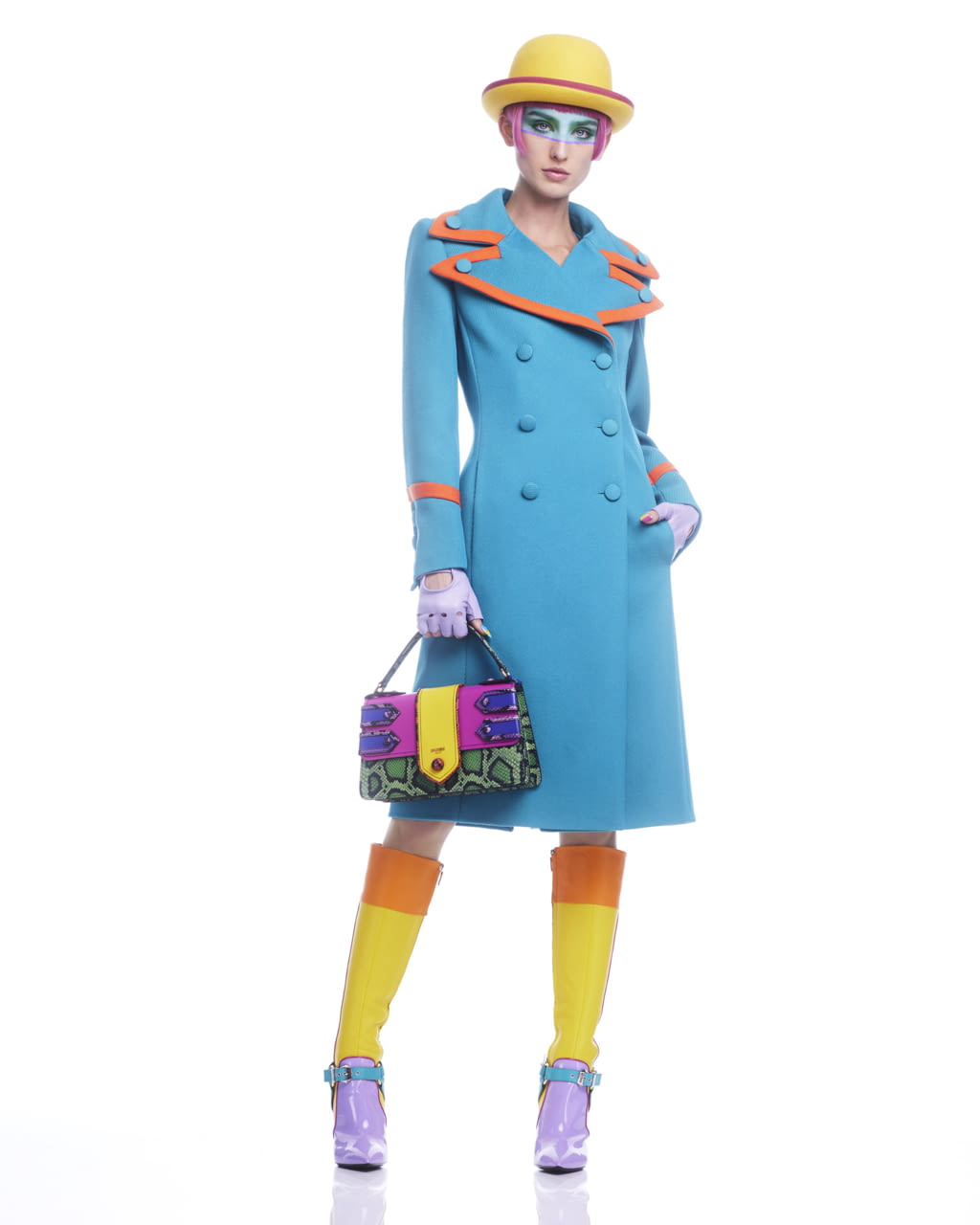 Fashion Week New York Pre-Fall 2022 look 7 from the Moschino collection womenswear