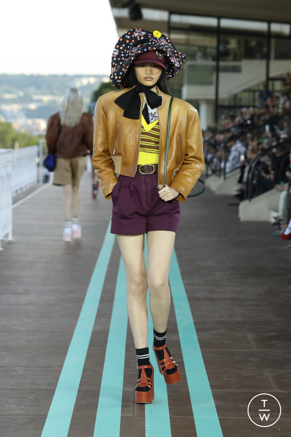 Fashion Week Paris Resort 2020 look 7 from the Miu Miu collection 女装