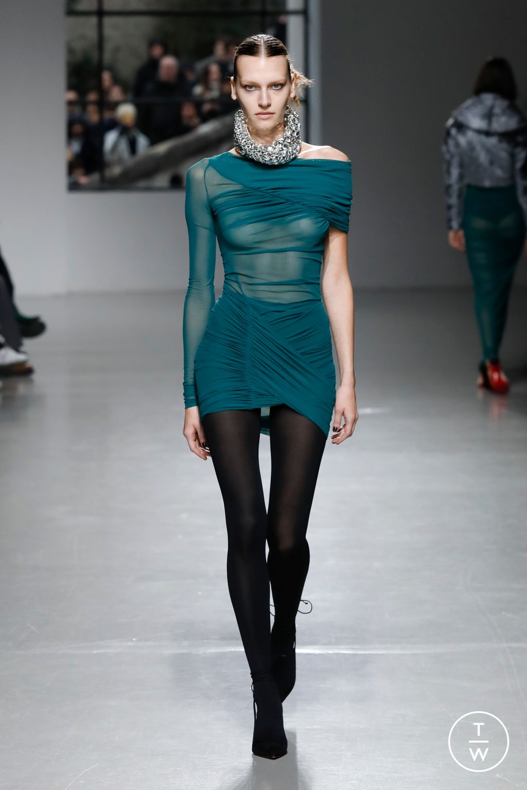 Fashion Week Paris Fall/Winter 2023 look 7 de la collection Atlein womenswear