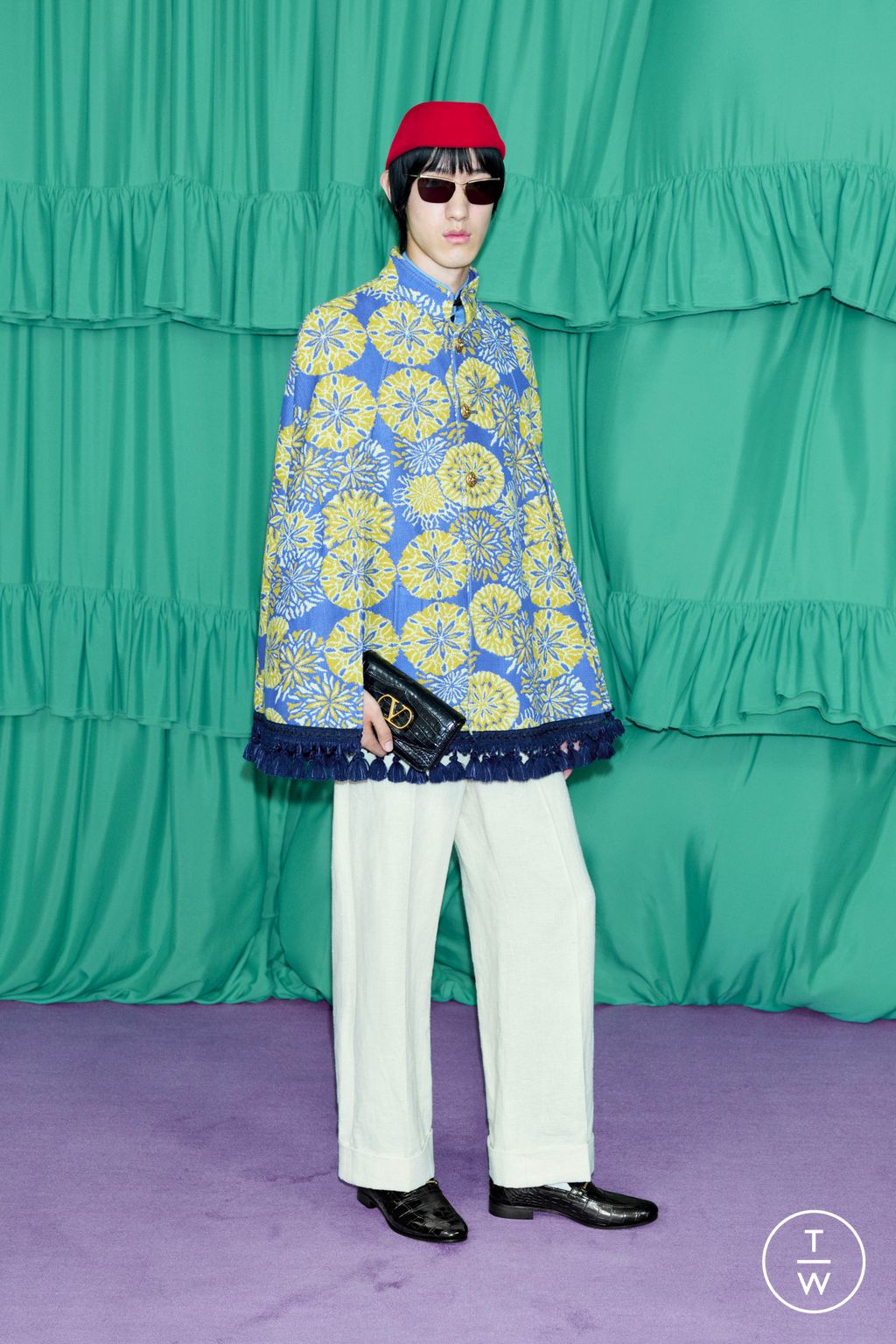 Fashion Week Paris Pre-Fall 2025 look 13 from the Valentino collection womenswear