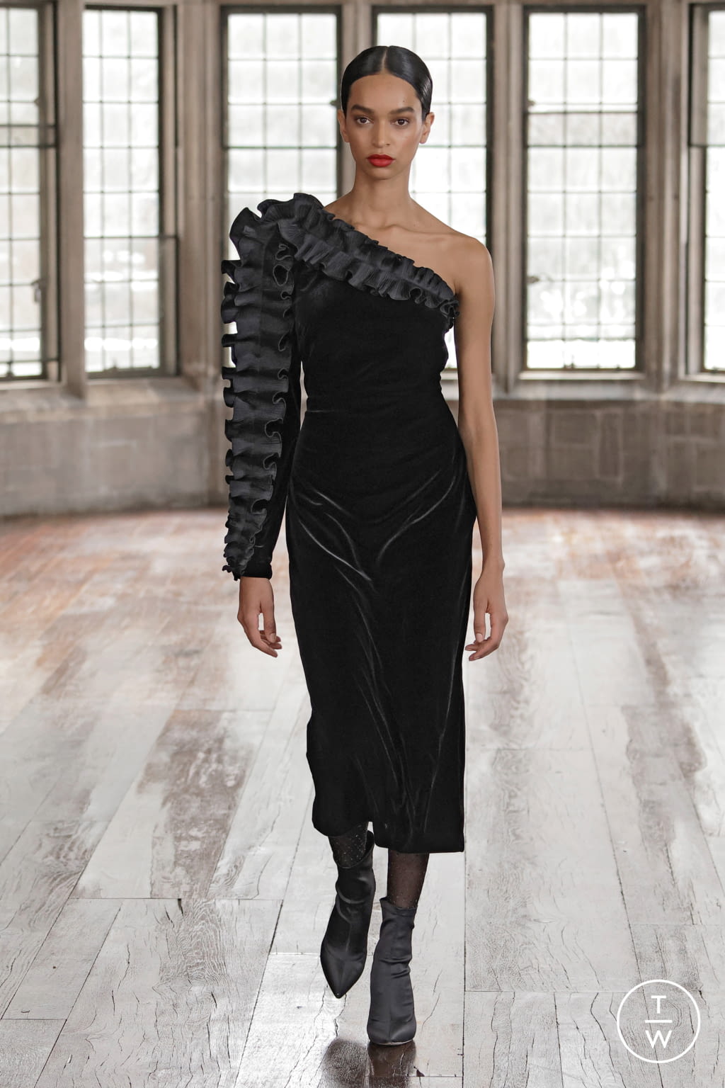 Fashion Week New York Fall/Winter 2022 look 8 de la collection Badgley Mischka womenswear